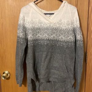 Hooded sweater ombré gray